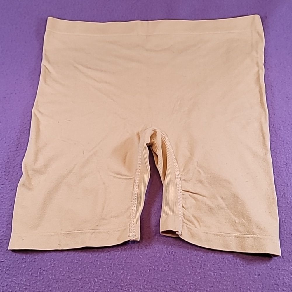 0735. SMOOTHING & Shapewear Underlayer ~ Nice, Soft, Stretchy, Wearable ~
